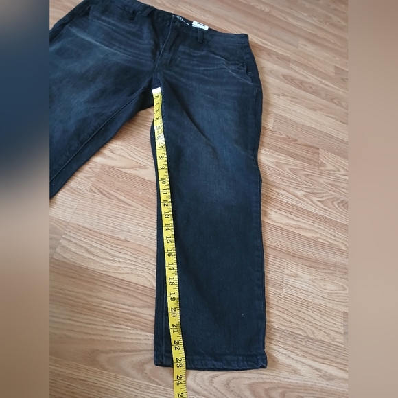 Time and Tru Women's High-Rise Black Jeans - Picture 7 of 8